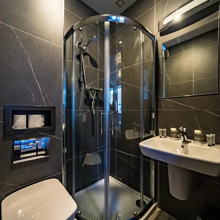 The Old Quarter Townhouse فندق Limerick Junction