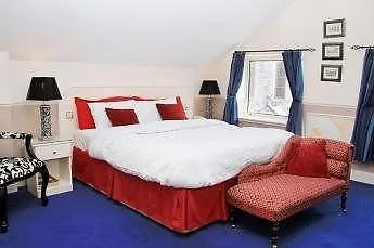 The Old Quarter Townhouse